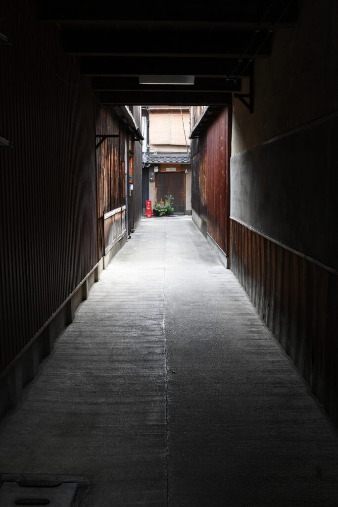 京都工房への通路